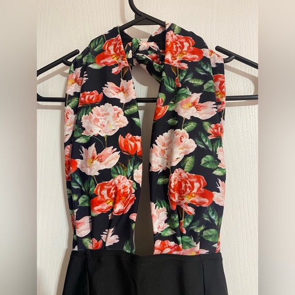 NWT Cupshe Halter Tie Plunge Floral Beachy One Piece Bathing Suit Size Large - Picture 3 of 10